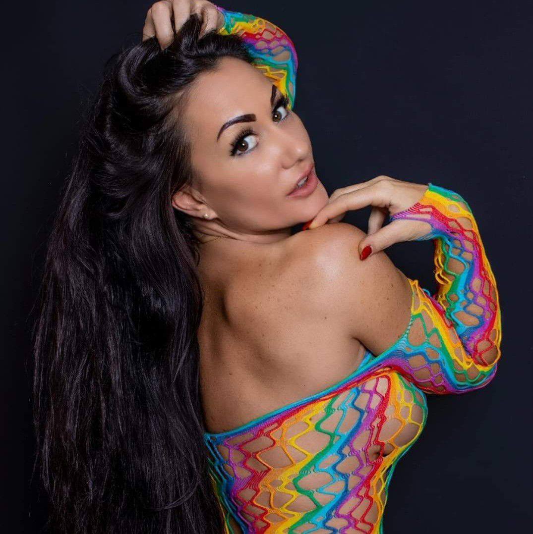 Priscilla stripteaseuse Toulon - Les Gentlemen