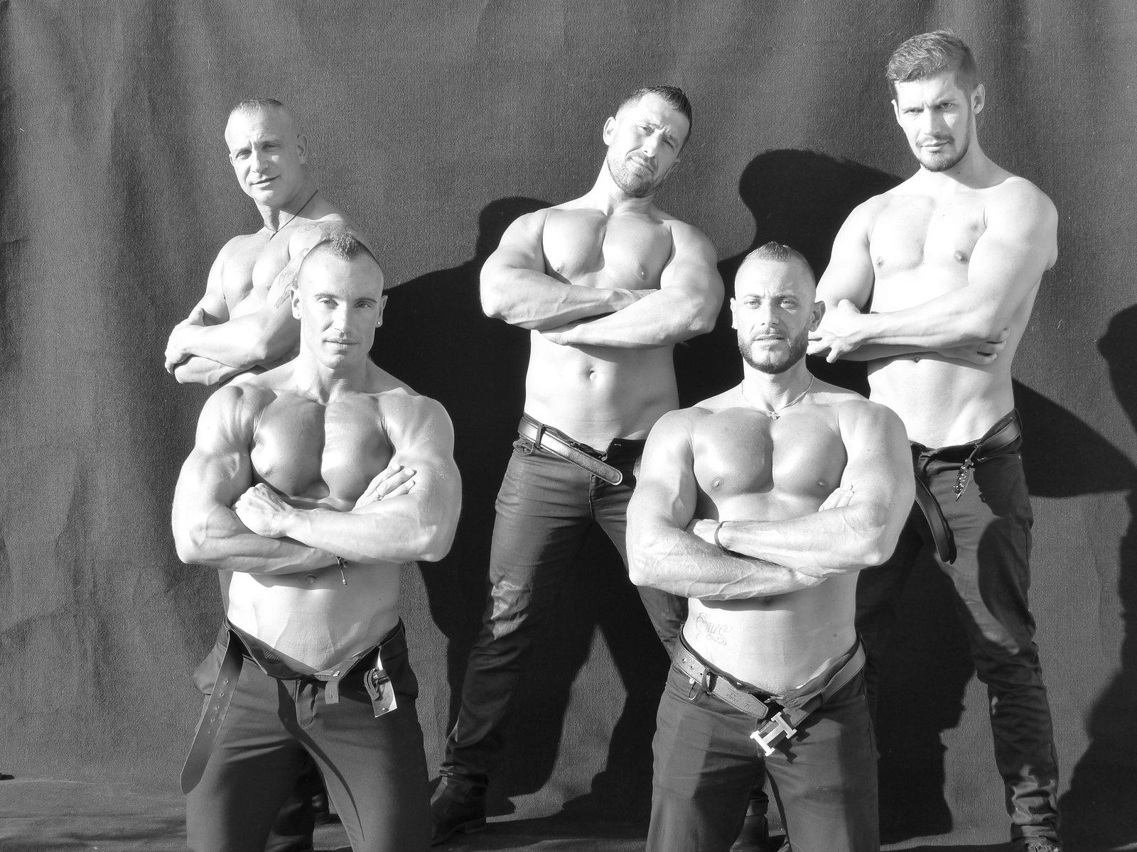 Troupe de chippendales Les Gentlemen Striptease, photo de groupe élégante (© Ben & Rem)
